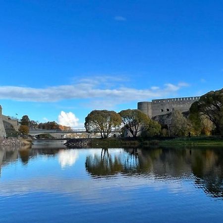 New Apartment With A View In The Town Center Narva Esterno foto