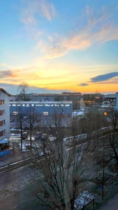 New Apartment With A View In The Town Center Narva Esterno foto