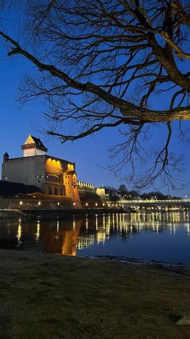 New Apartment With A View In The Town Center Narva Esterno foto