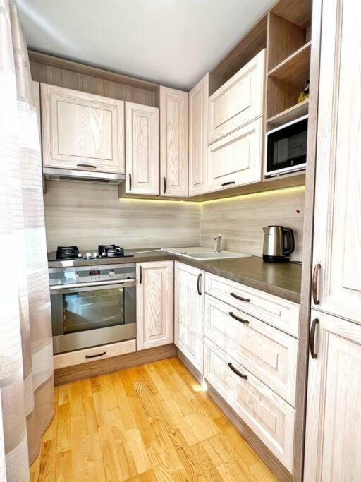 New Apartment With A View In The Town Center Narva Esterno foto