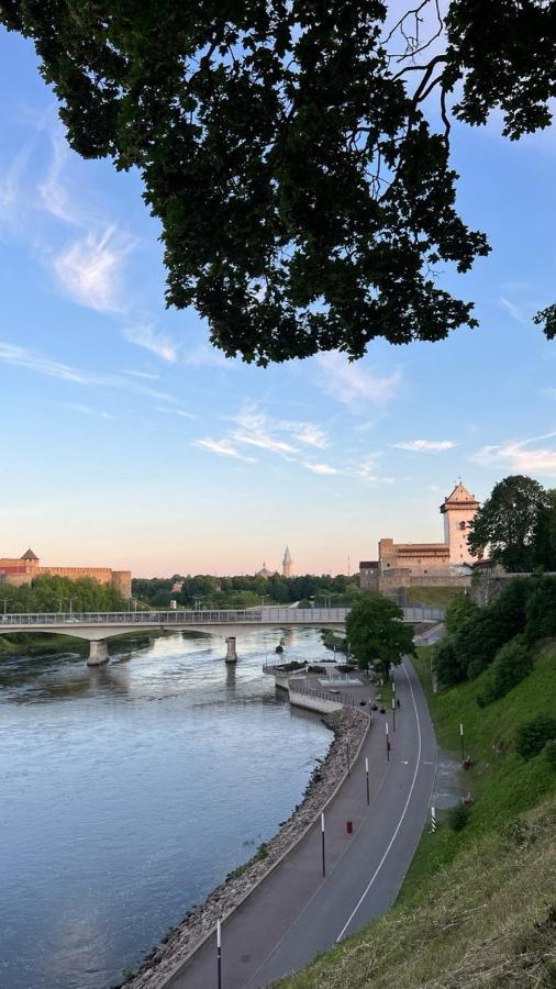 New Apartment With A View In The Town Center Narva Esterno foto