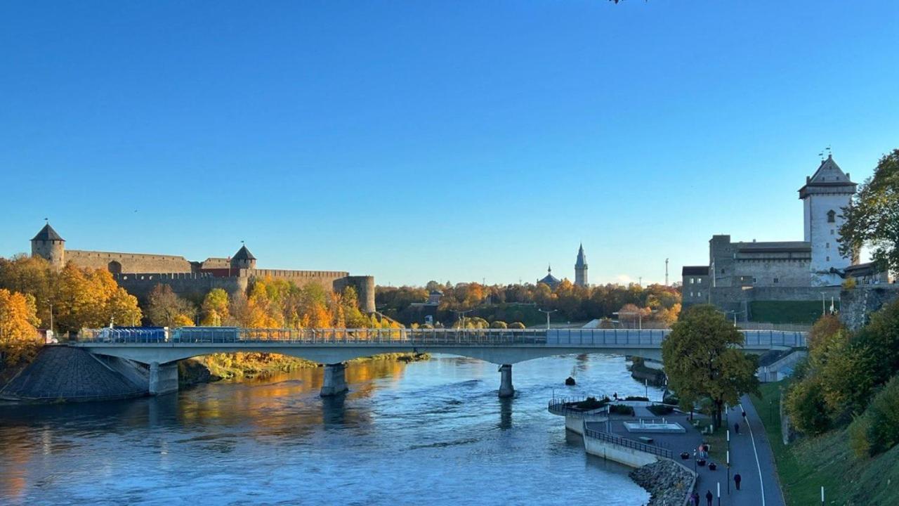 New Apartment With A View In The Town Center Narva Esterno foto