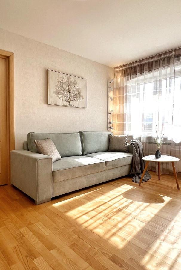 New Apartment With A View In The Town Center Narva Esterno foto