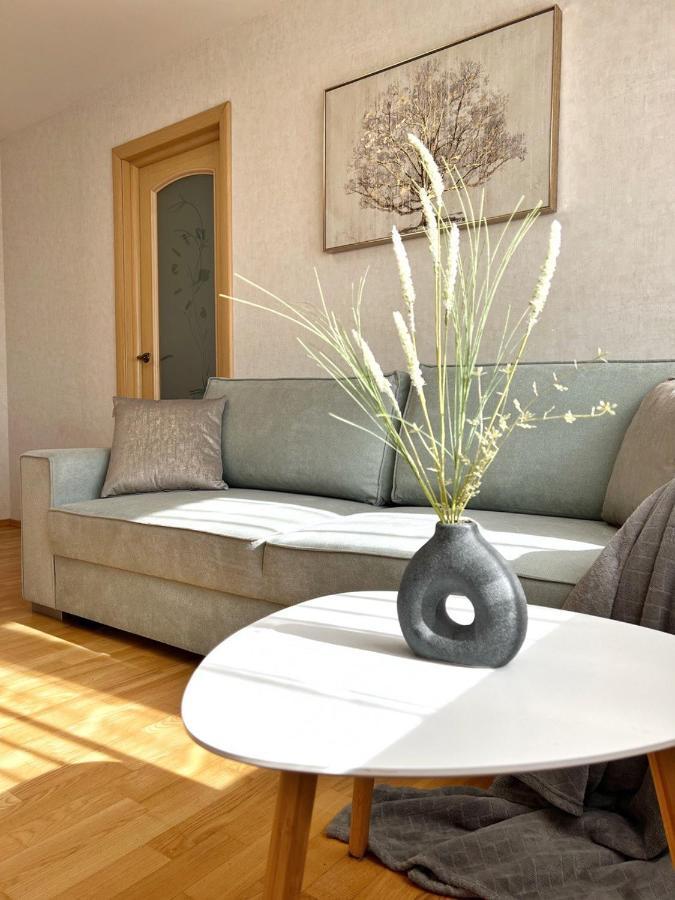New Apartment With A View In The Town Center Narva Esterno foto
