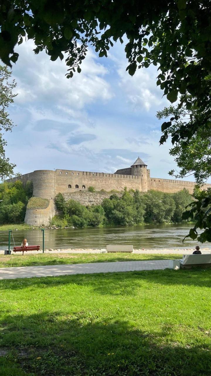 New Apartment With A View In The Town Center Narva Esterno foto