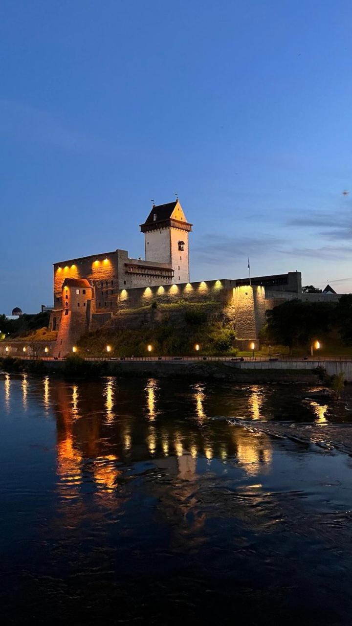 New Apartment With A View In The Town Center Narva Esterno foto